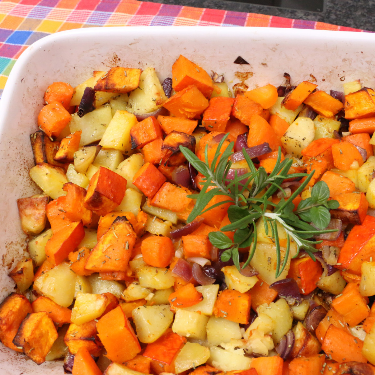 Ofengemüse mit Kürbis und Paprikadip – Landgemachtes