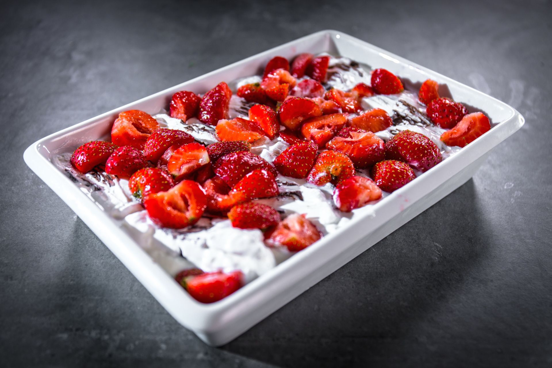 Erdbeer-Eis-Dessert - Landgemachtes