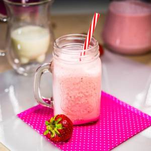 Milchshake_Landgemachtes-64 Erdebeer-Milchmix