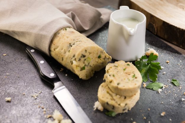 Buttermilch_Serviettenknoedel_58