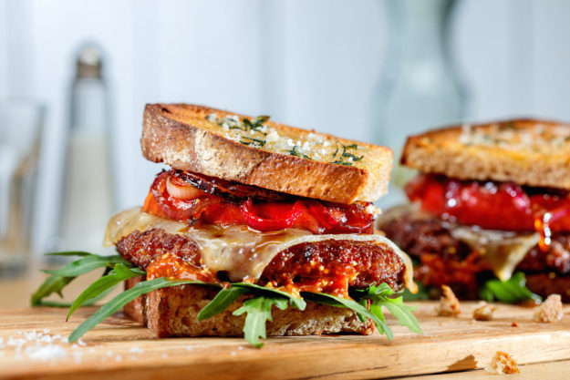 Graubrotburger mit Lammhacksteak