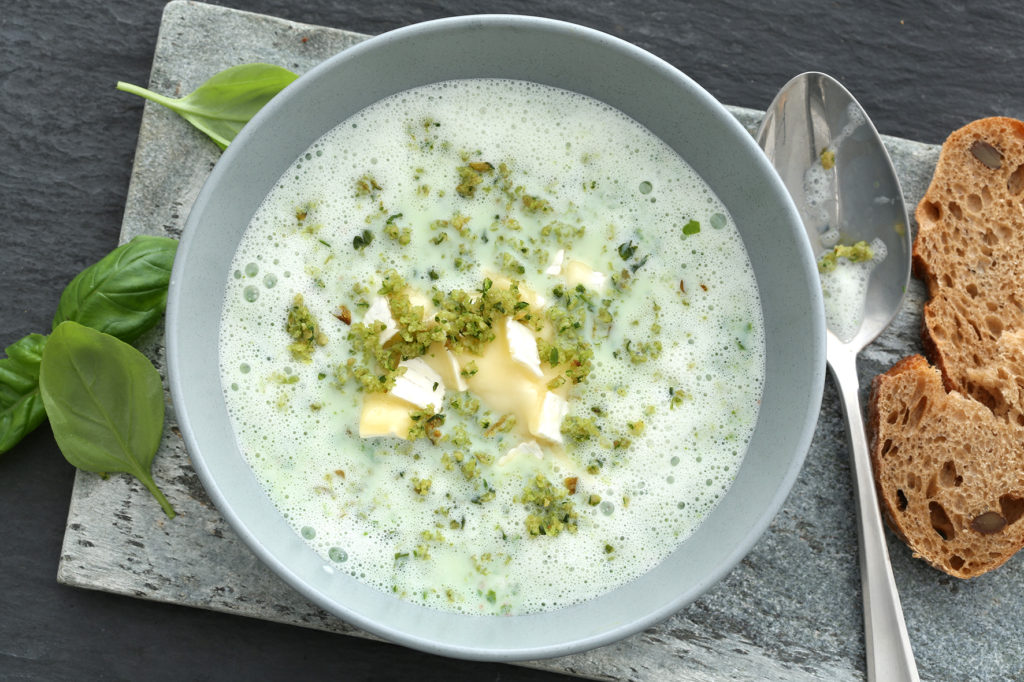 Kräuter-Buttermilchsuppe - Landgemachtes Kräuter-Buttermilchsuppe - Landgemachtes