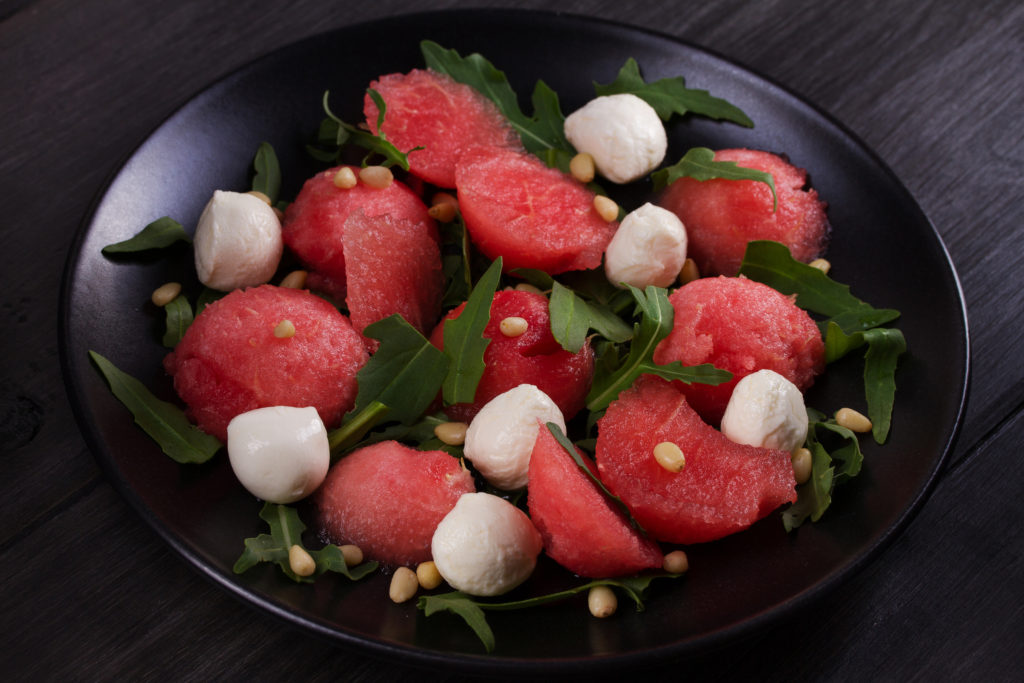 Erfrischender Sommersalat mit Melone und Mozzarella - Landgemachtes