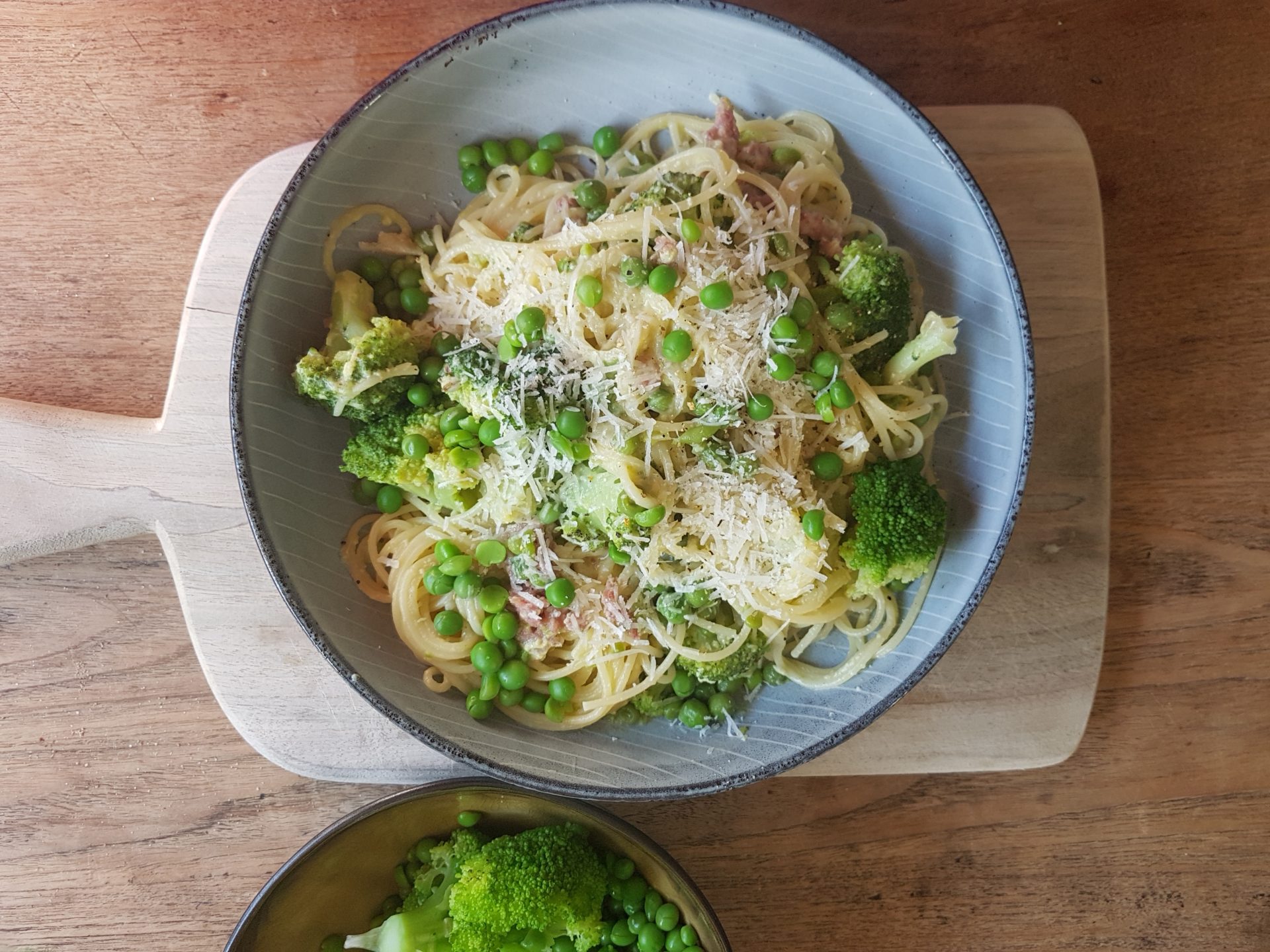 Spaghetti carbonara mit grünem Gemüse - Landgemachtes