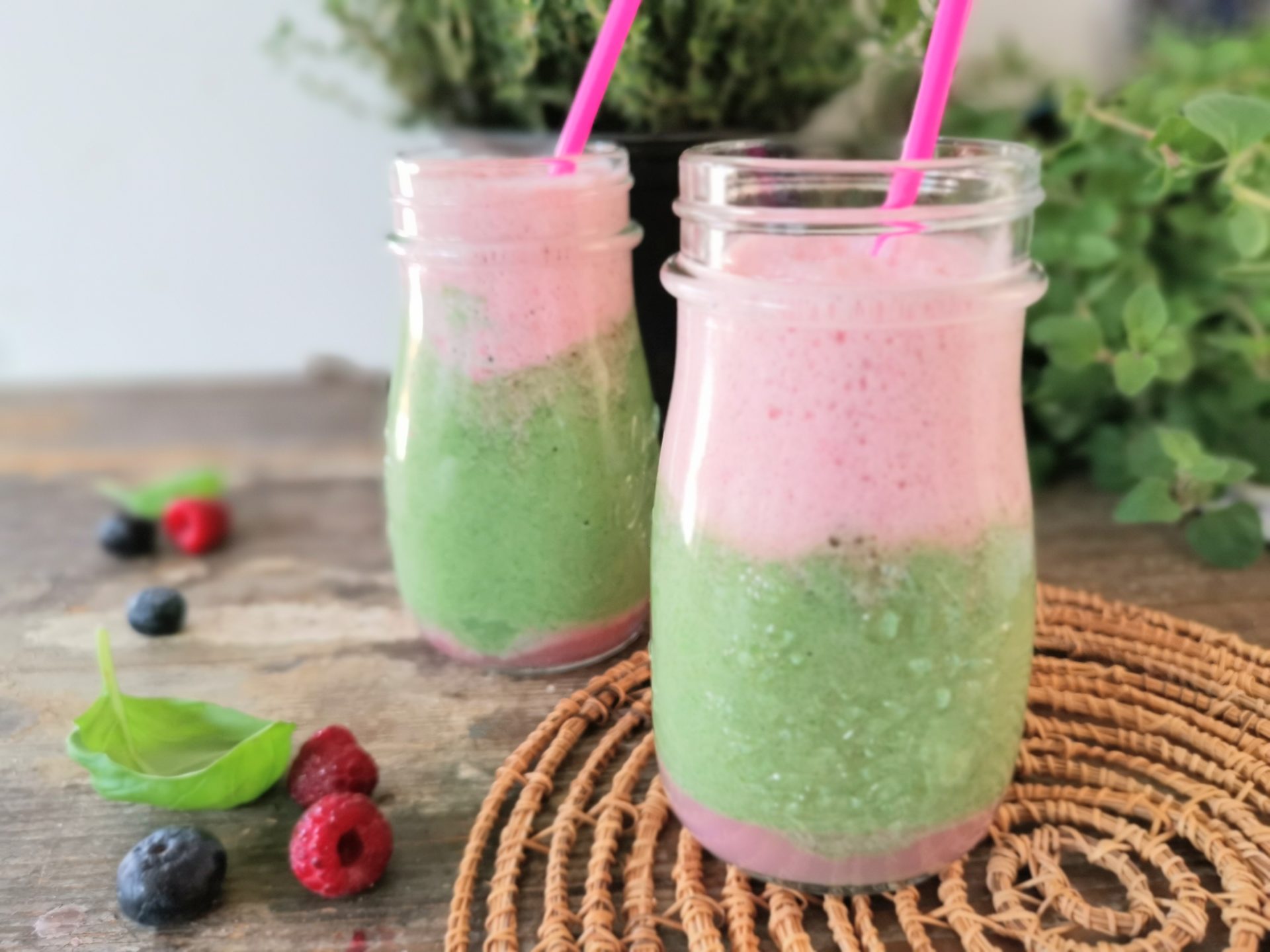 Himbeer-Avocado-Buttermilch-Smoothie - Landgemachtes