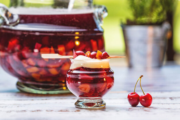 Sommerliche_Bowle_mit_Vanille-Eis_Landgemachtes-59