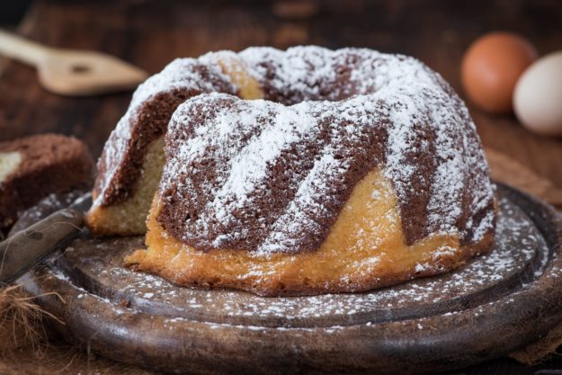 Gugelhupf mit Frischkäse_Petra Fischer_AdobeStock_137480964-min