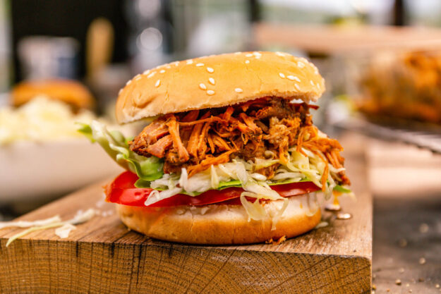Landgemachtes_Pulled-Pork_mit_Spitzkohlsalat_02