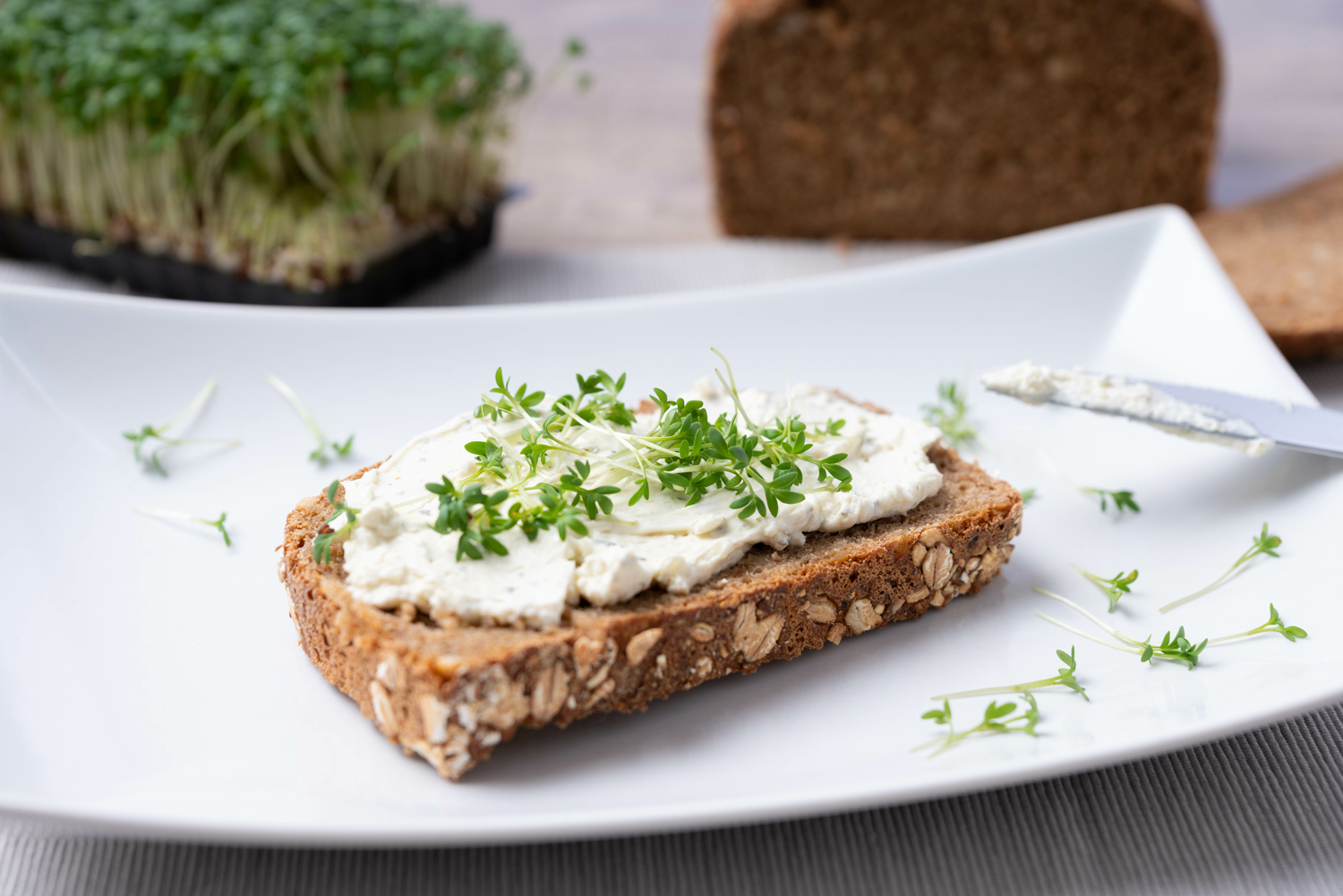 Serviervorschlag Dinkel-Haferflocken-Brot