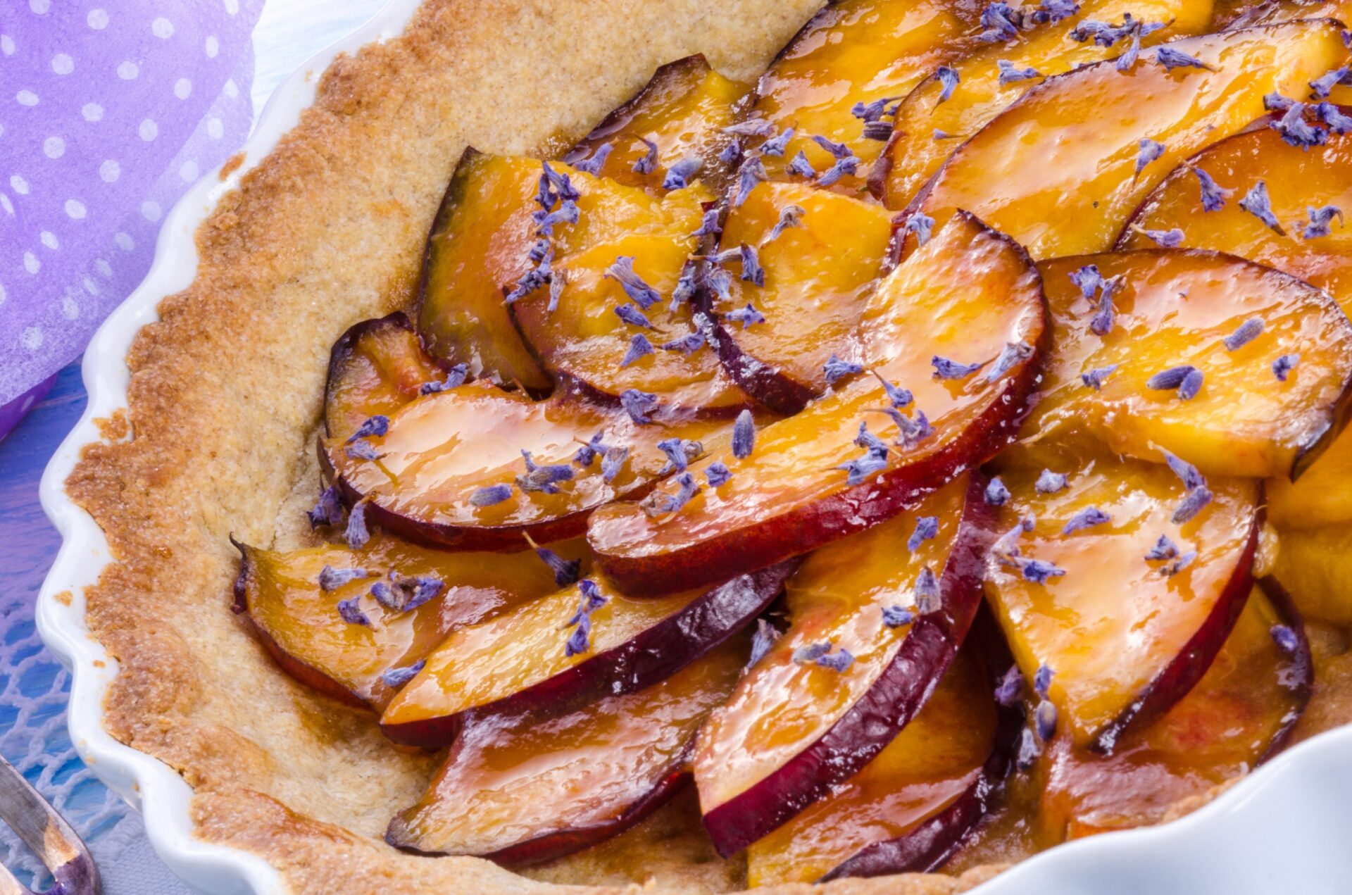 Nektarinen-Lavendel-Tarte - ein Rezept von Landgemachtes