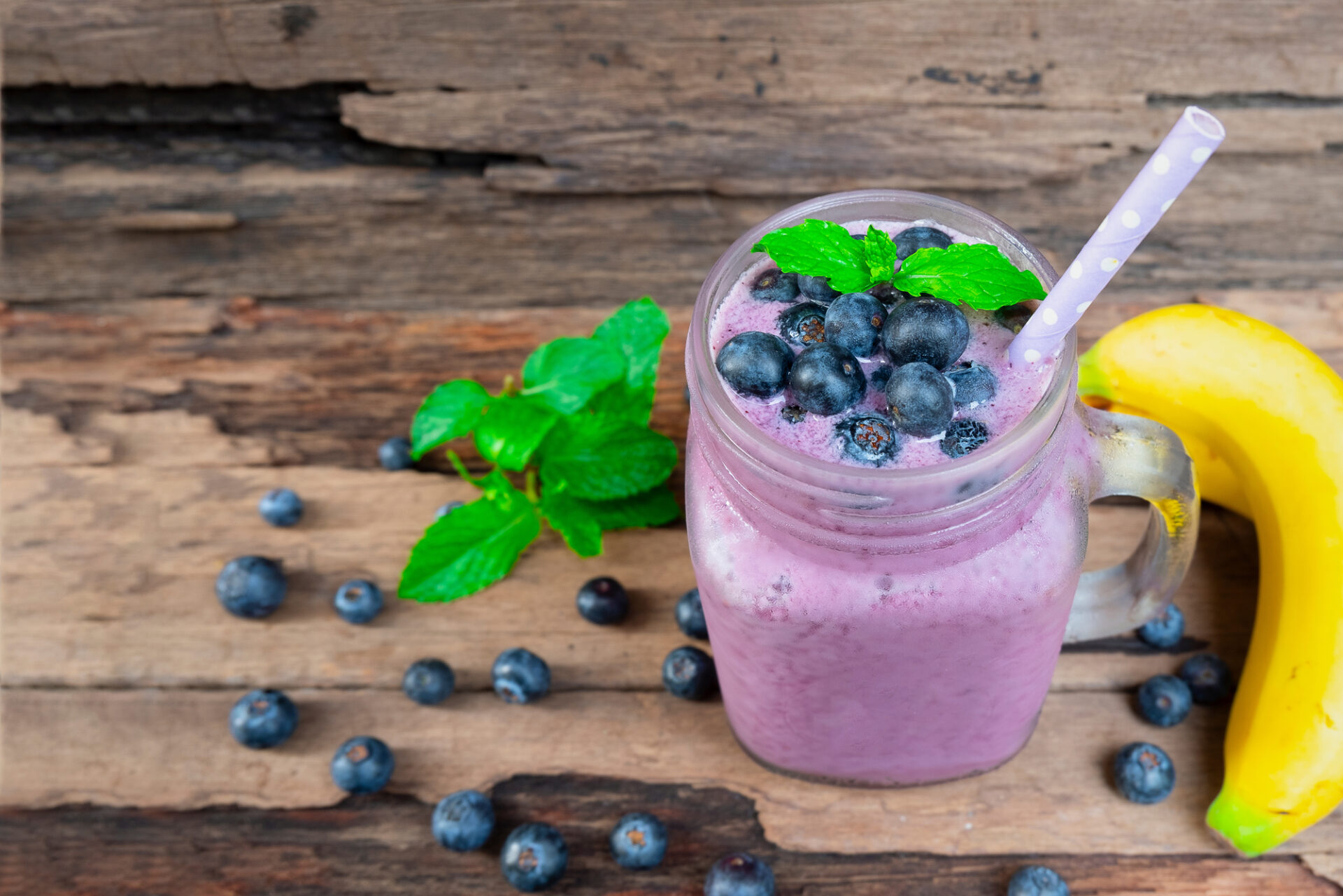 Blaubeer-Bananen-Lassi - Landgemachtes