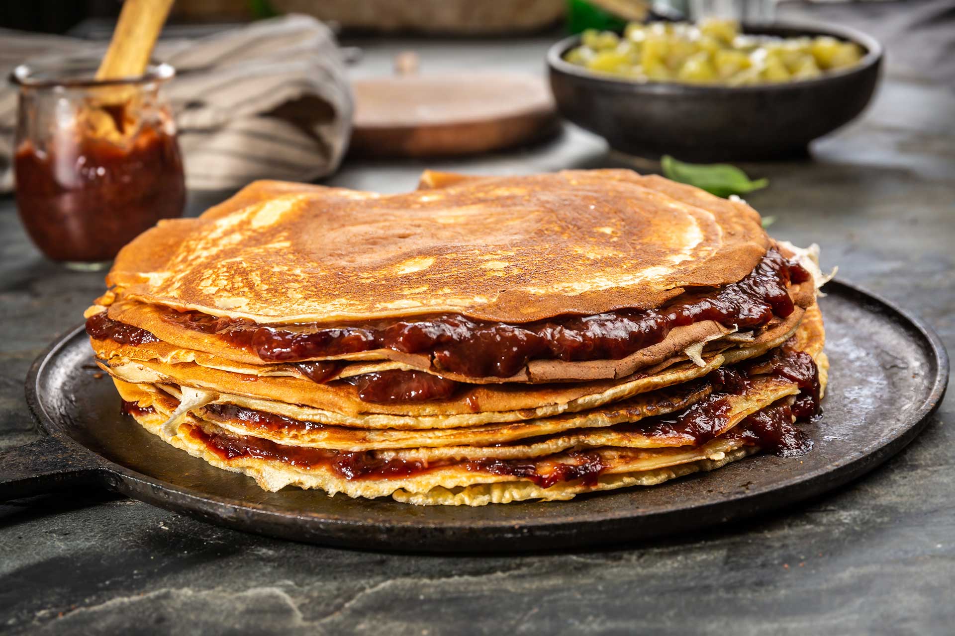 Pfannekuchen-Torte mit Pflaumenmus - Landgemachtes