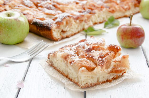 11_29_Apfel-Grießkuchen_AdobeStock_eflstudioart.