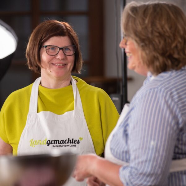 Rhabarber-Crumble - Landgemachtes Rhabarber-Crumble - Landgemachtes