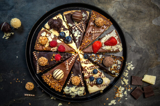Käsekuchen-pimpen_1_web Kuchen-Kunst, Kuchen dekorieren, Käsekuchen dekorieren, Käsekuchen aufpimpen