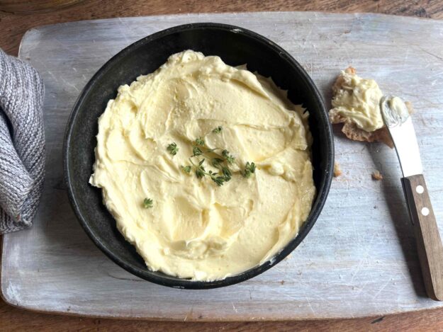 Aufgeschlagene Nussbutter Aufgeschlagene Nussbutter