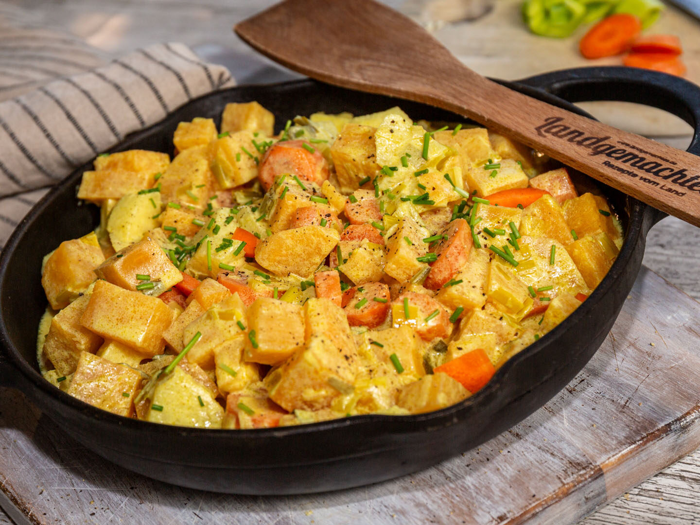Steckrüben-Curry mit Apfel und Sahne
