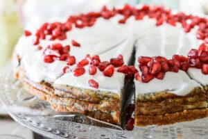 Quark-Mohn-Torte mit  Granatapfel