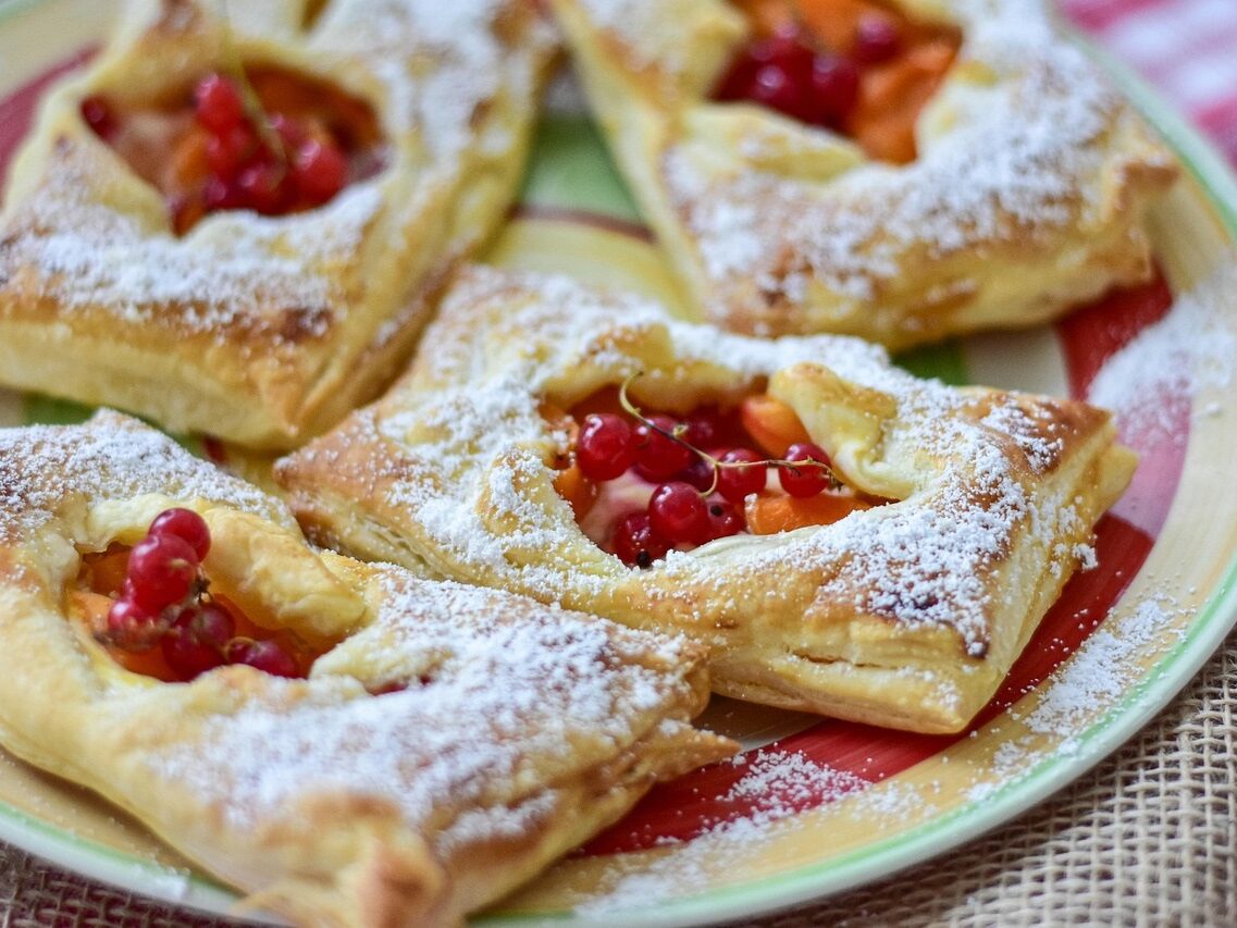 Blätterteig-Pudding-Stangen Blätterteig-Pudding-Stangen