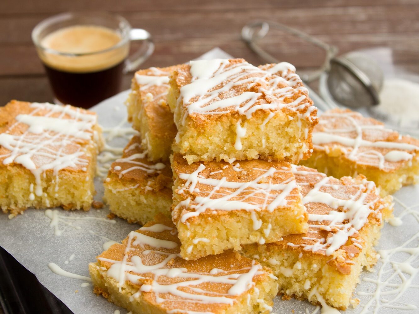 Blondies mit weißer Schokolade