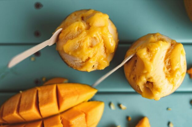 Mango-Eis mit Kondensmilch Mango-Eis mit Kondensmilch