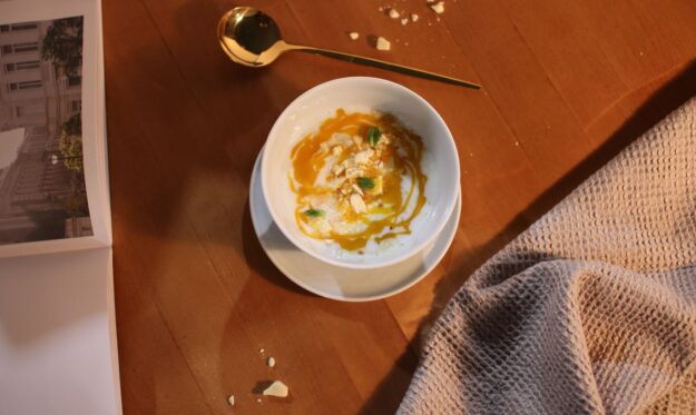 Bananenquark mit Ingwersirup